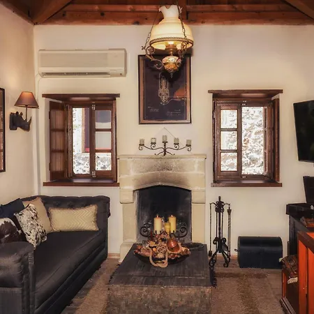Casa Felicia, The Castle Mansion Experience Holiday home Monemvasia